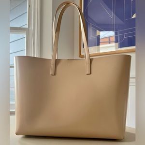 Saint Laurent Leather Tote bag.